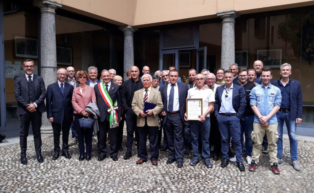 Foto di gruppo per il 50 anniversario della Gildo Profilati